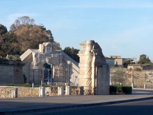 Il rudere dell'antica porta sul Rivellino Quintana