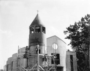 La nascente Chiesa di Santa Lucia, anni '80
