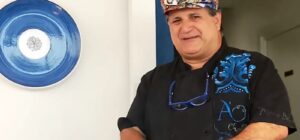 Lo chef augustano Marco Bertoni a Giardini Naxos: pesce “povero”, memoria e ambizioni da guida